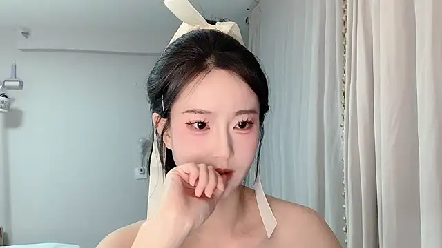 Snapshot of 1X-yiyi chatting on April 15, 2026, 12:32 pm 1X-yiyi online show from April 15, 2026, 12:32 pm