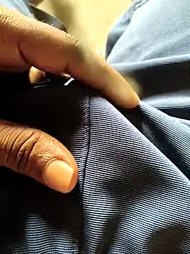 handsomeboy14376 online show from May 15, 2026, 6:11 am