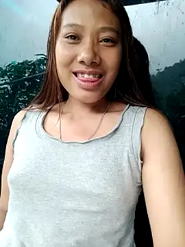 Snapshot of Leiley_98 chatting on August 3, 2026, 1:47 am Leiley 98 online show from August 3, 2026, 1:47 am