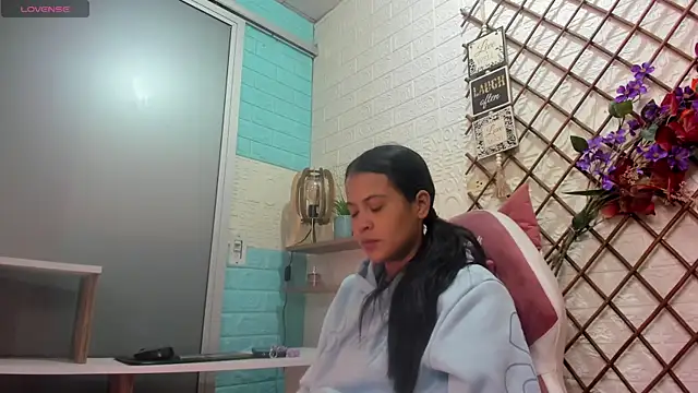 LITTLE-NESSA online show from April 26, 2026, 12:02 pm