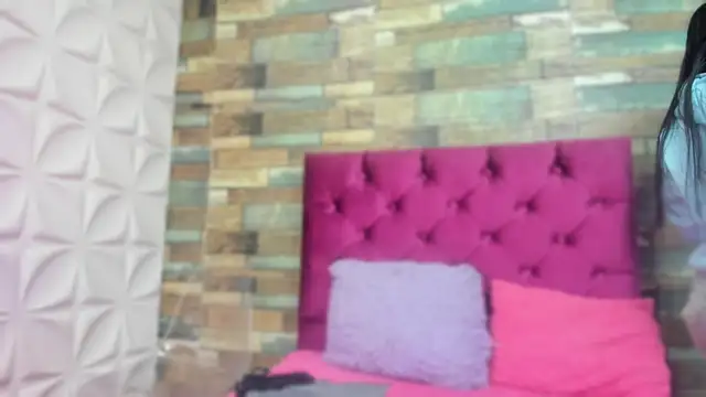 LITTLE-NESSA online show from April 18, 2026, 8:53 pm