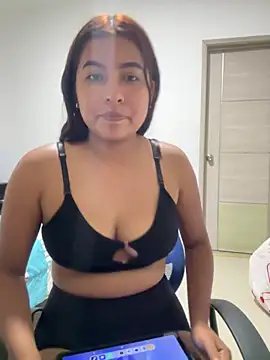 yuliana056 online show from April 10, 2026, 2:29 am