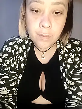 Snapshot of lua-bfly chatting on June 1, 2026, 10:53 pm lua-bfly online show from June 1, 2026, 10:53 pm