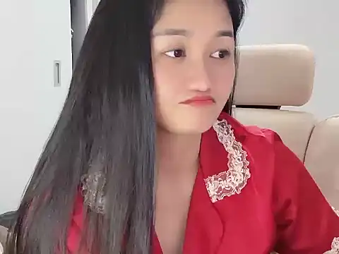 AmyLinee 1 online show from May 8, 2026, 6:01 pm