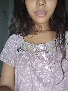 Snapshot of Candyy_crushh chatting on July 6, 2026, 11:29 pm Candyy crushh online show from July 6, 2026, 11:29 pm