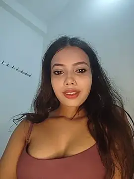 Snapshot of Candyy_crushh chatting on July 1, 2026, 10:21 pm Candyy crushh online show from July 1, 2026, 10:21 pm
