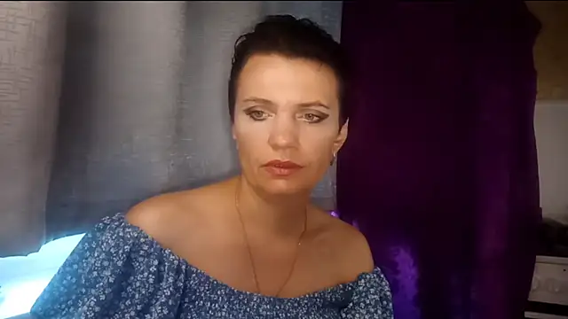 Snapshot of HotMamaQueen234 chatting on August 5, 2026, 10:20 am HotMamaQueen234 online show from August 5, 2026, 10:20 am