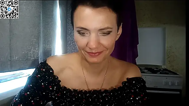 Snapshot of HotMamaQueen234 chatting on July 3, 2026, 12:00 pm HotMamaQueen234 online show from July 3, 2026, 12:00 pm