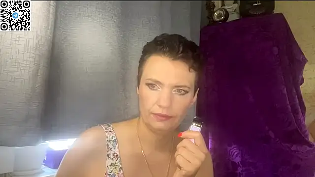Snapshot of HotMamaQueen234 chatting on May 29, 2026, 12:22 pm HotMamaQueen234 online show from May 29, 2026, 12:22 pm