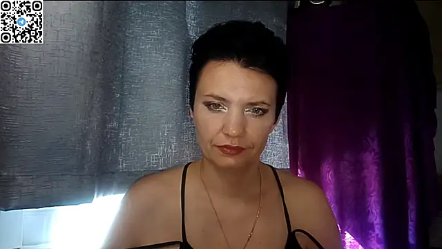 Snapshot of HotMamaQueen234 chatting on June 14, 2026, 1:01 pm HotMamaQueen234 online show from June 14, 2026, 1:01 pm