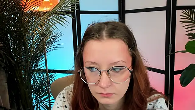 Snapshot of AmelieViolet chatting on June 25, 2026, 3:15 am AmelieViolet online show from June 25, 2026, 3:15 am
