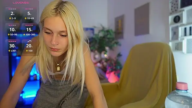 Snapshot of Luna_Grace18 chatting on June 17, 2026, 1:10 pm Luna Grace18 online show from June 17, 2026, 1:10 pm