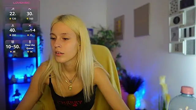 Snapshot of Luna_Grace18 chatting on June 18, 2026, 1:27 pm Luna Grace18 online show from June 18, 2026, 1:27 pm