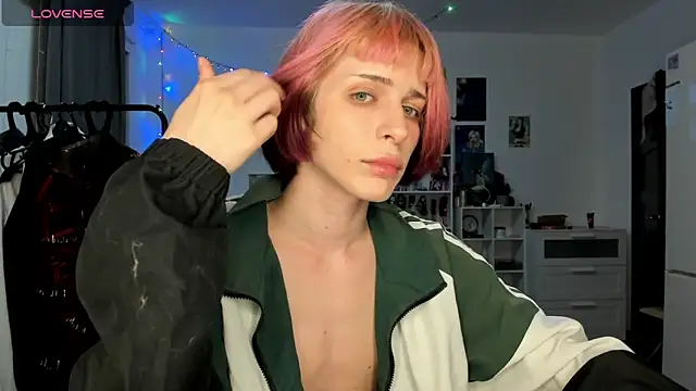 sweet peach    online show from April 16, 2026, 9:39 pm