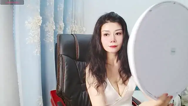 Snapshot of LILI956 chatting on May 20, 2026, 3:31 pm LILI956 online show from May 20, 2026, 3:31 pm