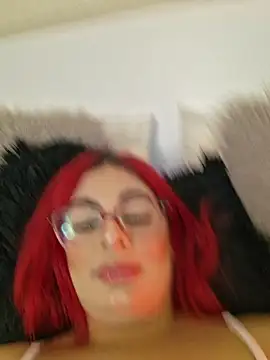 Scarlet Evanss  online show from May 2, 2026, 8:03 pm