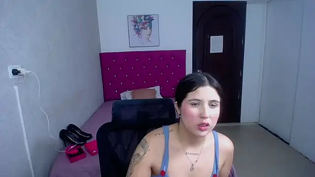Pinkg Fox10 online show from July 3, 2026, 1:28 pm