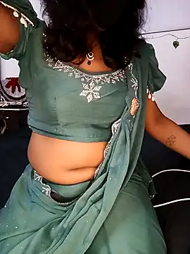 Snapshot of mayakapoor880 chatting on April 17, 2026, 5:05 pm mayakapoor880 online show from April 17, 2026, 5:05 pm