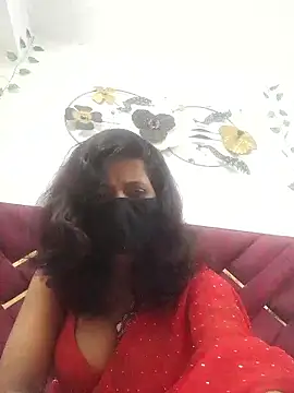 mayakapoor880 online show from March 21, 2026, 5:39 pm