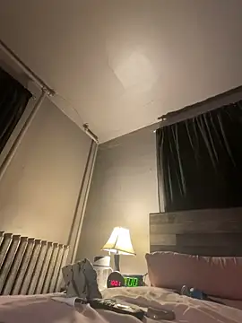 Snapshot of JulieetteLatte chatting on March 24, 2026, 2:00 am JulieetteLatte online show from March 24, 2026, 2:00 am