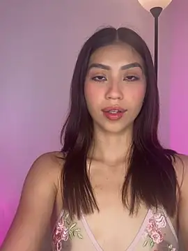 Snapshot of Lorraine8_ chatting on April 23, 2026, 9:49 pm Lorraine8 online show from April 23, 2026, 9:49 pm