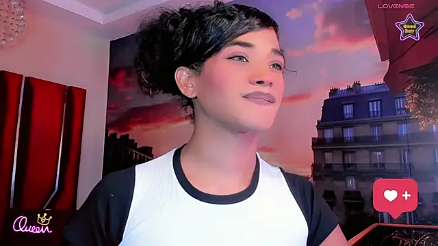 Paola Delfino online show from June 3, 2026, 2:33 pm