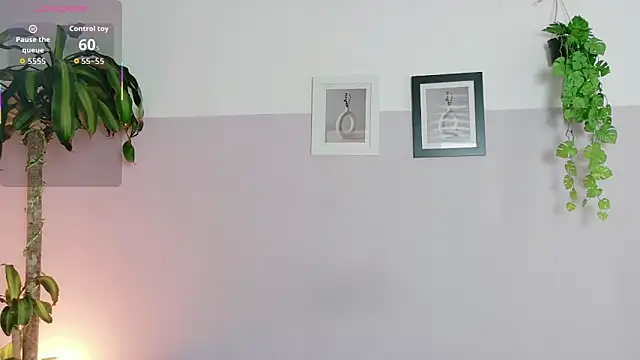 Snapshot of Zara_Fire chatting on June 15, 2026, 9:58 pm Zara Fire online show from June 15, 2026, 9:58 pm