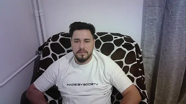 Snapshot of Gianiboy99 chatting on May 8, 2026, 7:28 pm Gianiboy99 online show from May 8, 2026, 7:28 pm