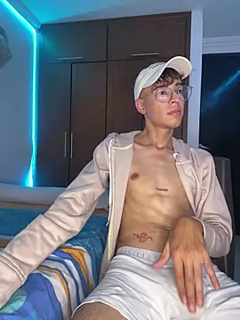 Snapshot of Milo_Gunnar chatting on April 22, 2026, 9:10 pm Milo Gunnar online show from April 22, 2026, 9:10 pm