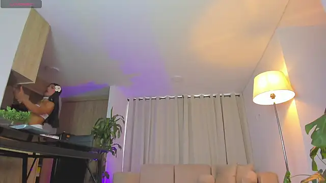 Snapshot of Aleja_evangeline chatting on June 2, 2026, 10:21 pm Aleja evangeline online show from June 2, 2026, 10:21 pm