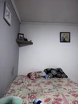 Ariaferrer online show from May 12, 2026, 10:49 pm
