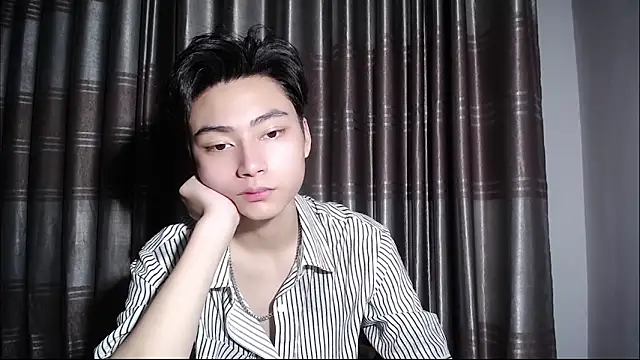 XX-XIUXIU online show from June 17, 2026, 5:23 pm