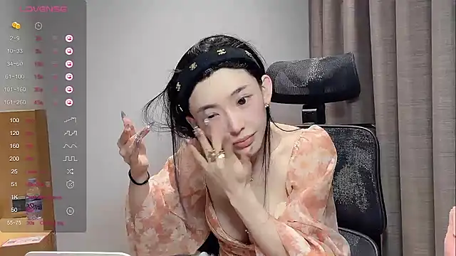 kiki-12 online show from April 18, 2026, 11:49 pm