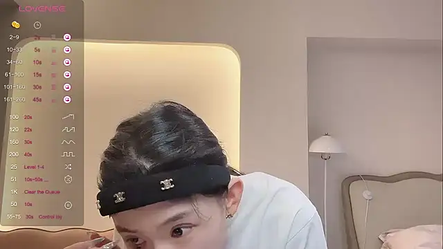 kiki-12 online show from May 4, 2026, 5:44 am