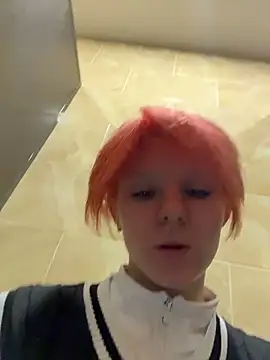 NinaParri online show from May 5, 2026, 3:20 am