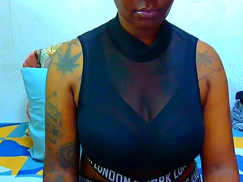 Snapshot of Tattooedgoddess33 chatting on March 25, 2026, 10:52 pm Tattooedgoddess33 online show from March 25, 2026, 10:52 pm