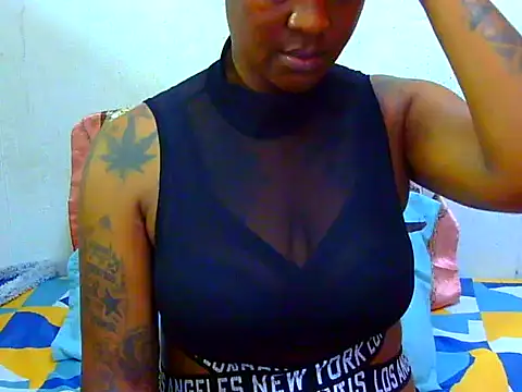 Snapshot of Tattooedgoddess33 chatting on March 24, 2026, 9:15 pm Tattooedgoddess33 online show from March 24, 2026, 9:15 pm