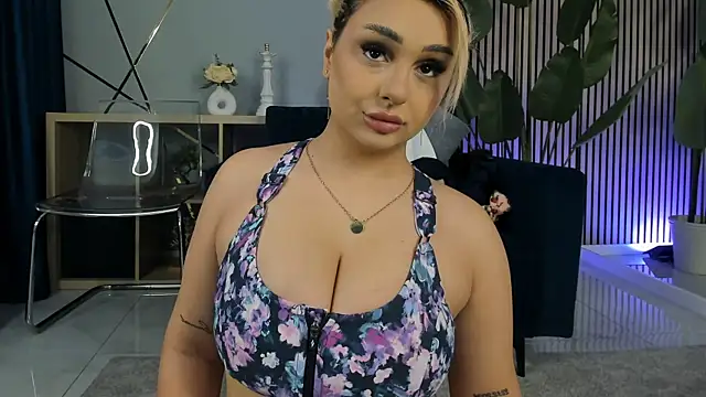 Snapshot of CurvyyVanessa chatting on March 28, 2026, 4:46 am CurvyyVanessa online show from March 28, 2026, 4:46 am