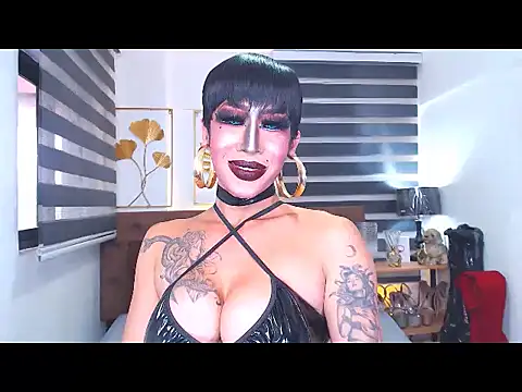 Snapshot of DominateMistressTania chatting on July 22, 2026, 11:18 pm DominateMistressTania online show from July 22, 2026, 11:18 pm