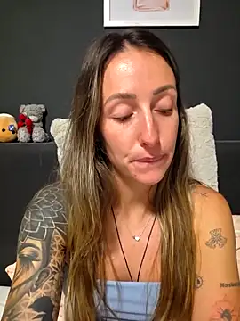 Snapshot of NicoleKaiser chatting on May 7, 2026, 6:22 pm NicoleKaiser online show from May 7, 2026, 6:22 pm
