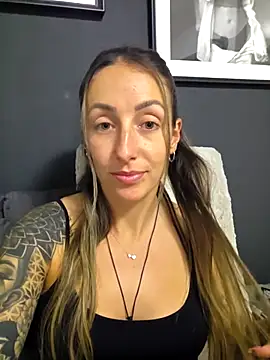 Snapshot of NicoleKaiser chatting on May 12, 2026, 7:20 pm NicoleKaiser online show from May 12, 2026, 7:20 pm