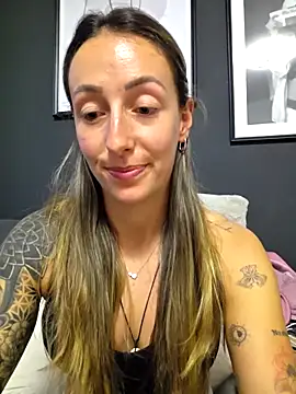 Snapshot of NicoleKaiser chatting on April 19, 2026, 6:10 pm NicoleKaiser online show from April 19, 2026, 6:10 pm