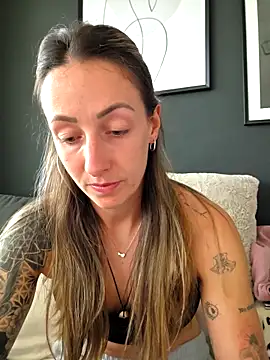Snapshot of NicoleKaiser chatting on April 19, 2026, 5:03 pm NicoleKaiser online show from April 19, 2026, 5:03 pm