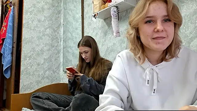 ColleneMckeehan online show from March 18, 2026, 4:19 pm