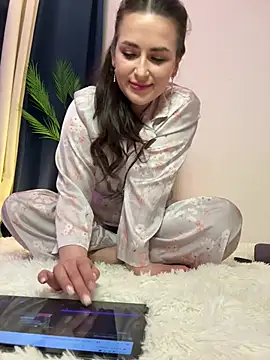 Alana Loveee online show from March 19, 2026, 7:47 pm