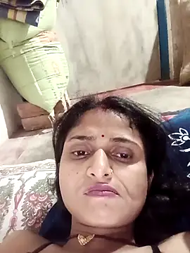 Snapshot of Leelaaji chatting on May 3, 2026, 6:33 pm Leelaaji online show from May 3, 2026, 6:33 pm