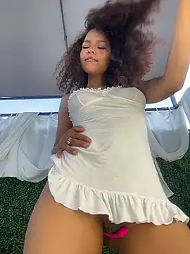 Snapshot of CurlyOopsieXXX chatting on June 17, 2026, 9:36 pm CurlyOopsieXXX online show from June 17, 2026, 9:36 pm