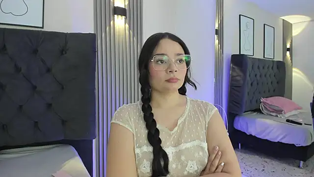Snapshot of Lizeth_Vega chatting on April 17, 2026, 7:28 pm Lizeth Vega online show from April 17, 2026, 7:28 pm
