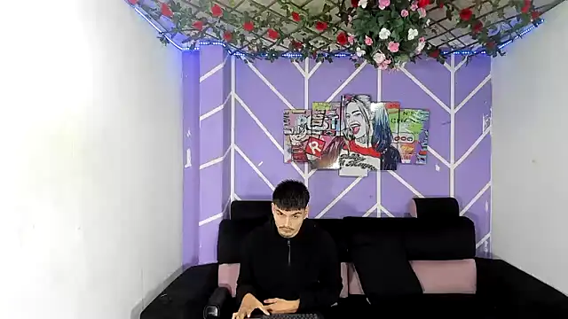 Nahomi hot 77 online show from May 10, 2026, 12:09 pm