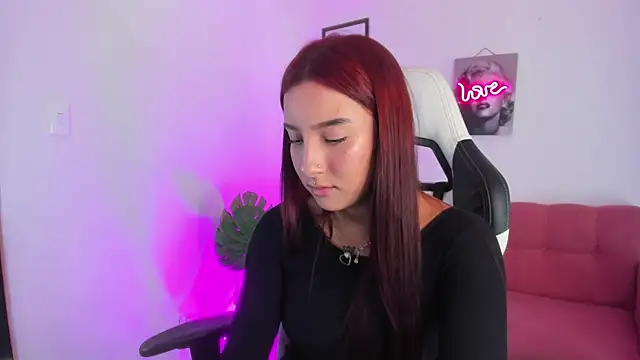 athena foxx online show from March 24, 2026, 1:33 pm